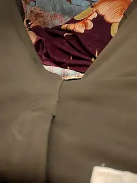 Snapshot of Cupalshow123 chatting on January 12, 9:25 am Cupalshow123 online show from January 12, 9:25 am