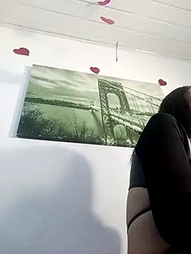 honeyluxe  online show from February 26, 4:11 am