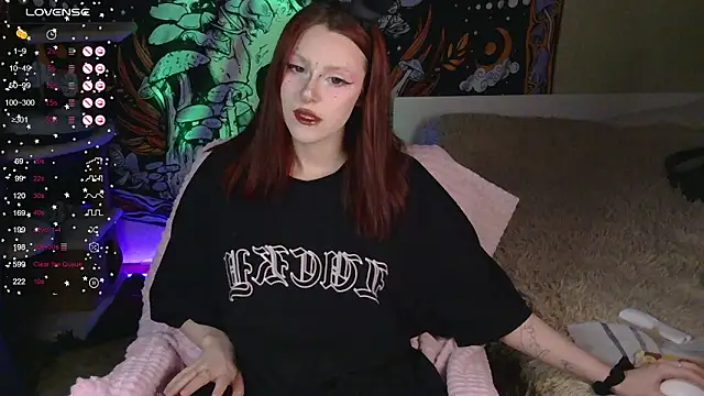 Snapshot of Mine_Doll chatting on February 4, 12:27 am Mine Doll online show from February 4, 12:27 am