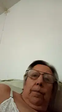 Snapshot of Marce1903 chatting on May 8, 3:34 am Marce1903 online show from May 8, 3:34 am