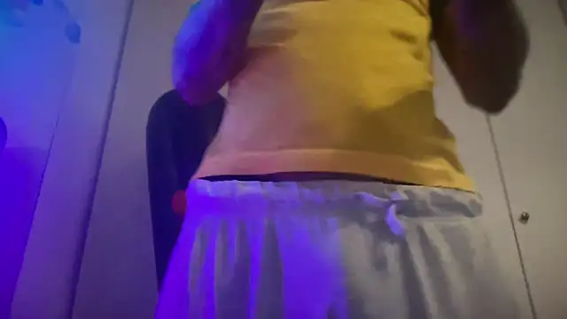 Snapshot of JSYMON chatting on February 18, 8:21 am JSYMON online show from February 18, 8:21 am