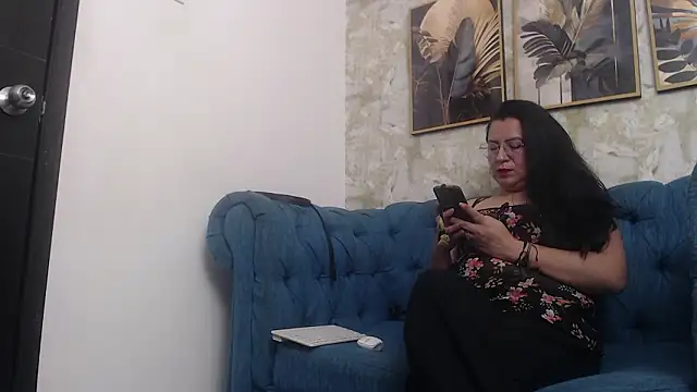 Snapshot of Helen_Novoa chatting on March 1, 6:21 pm Helen Novoa online show from March 1, 6:21 pm