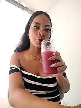 KATALINA SANTANA  online show from February 28, 6:42 pm