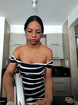 KATALINA SANTANA  online show from March 14, 8:36 pm