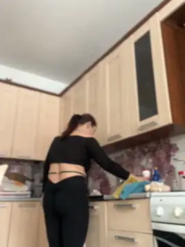 AlexaYvonne online show from February 4, 5:35 am