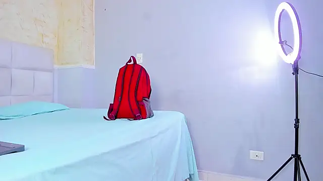 TyagoRoberts  online show from January 13, 3:01 am