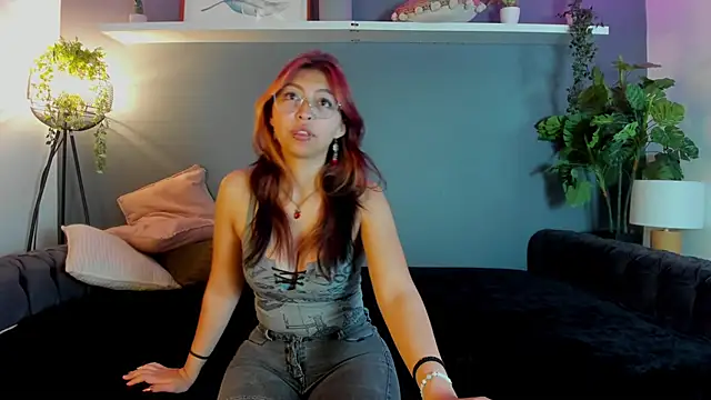 Kira Exe  online show from April 4, 11:40 am