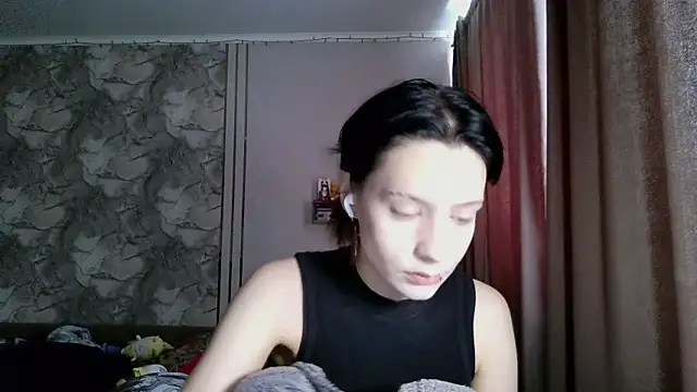 LxayBloom online show from February 16, 9:16 am