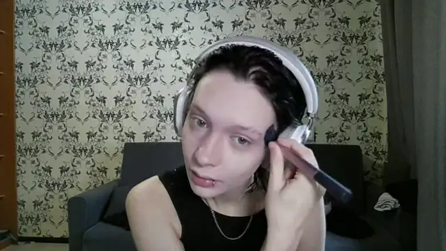 LxayBloom online show from March 8, 7:12 am