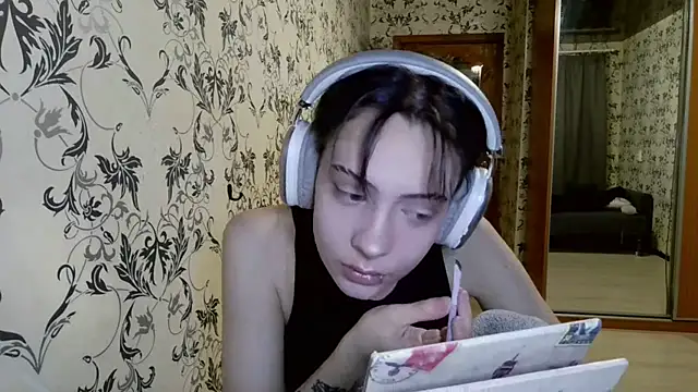 LxayBloom online show from April 4, 1:37 am