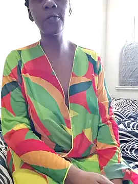 Snapshot of princess-boobz chatting on February 19, 6:20 am princess-boobz online show from February 19, 6:20 am