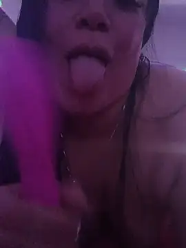 Snapshot of daaibabyxxx chatting on June 23, 1:09 pm daaibabyxxx online show from June 23, 1:09 pm