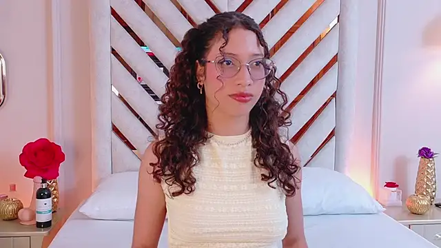 Snapshot of Suzie-Bingham chatting on January 10, 9:05 pm Suzie-Bingham online show from January 10, 9:05 pm