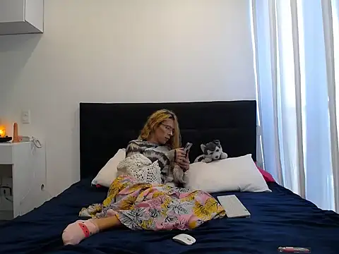 Snapshot of july_fucha chatting on February 26, 12:37 pm july fucha online show from February 26, 12:37 pm