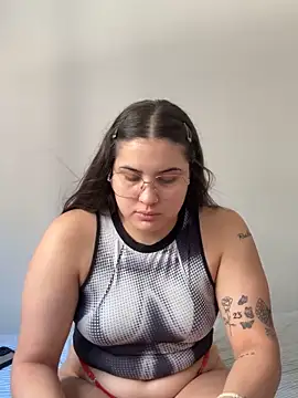 Snapshot of chinaaa2333 chatting on February 10, 1:48 pm chinaaa2333 online show from February 10, 1:48 pm