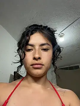 auroramooon online show from February 18, 1:56 am