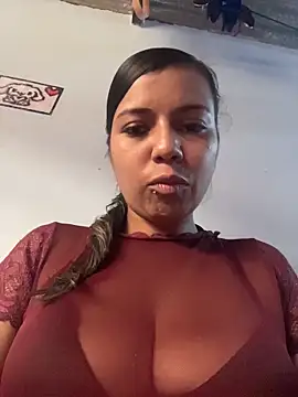 cinthia2011 online show from January 5, 8:45 pm