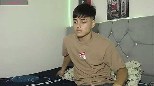 Loganjhonson19 online show from January 11, 4:06 am