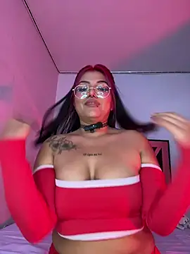 Snapshot of queen_of_you_heart chatting on February 2, 9:57 pm queen of you heart online show from February 2, 9:57 pm