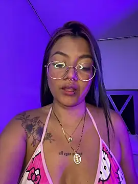 queen of you heart online show from April 13, 11:43 pm