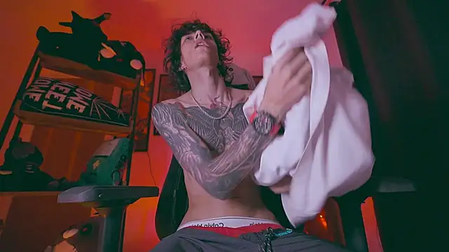 Olliver   y online show from April 15, 11:38 pm