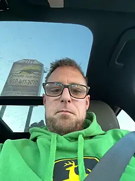 WIDBIGWHITECOCK online show from March 2, 10:05 pm