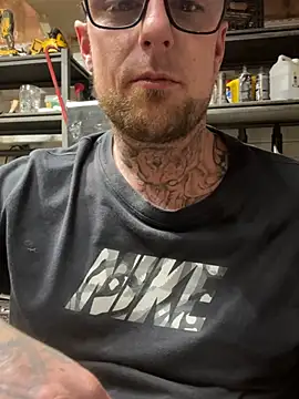 WIDBIGWHITECOCK online show from March 4, 9:59 am