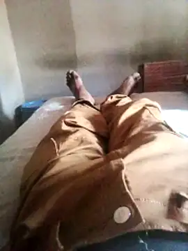 Snapshot of DaMike10 chatting on February 12, 10:32 am DaMike10 online show from February 12, 10:32 am