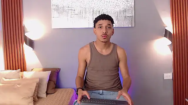 Snapshot of Julian_Dark_ chatting on February 11, 4:06 am Julian Dark online show from February 11, 4:06 am