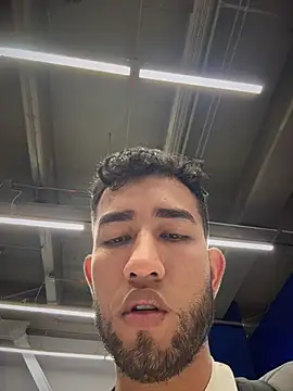 Snapshot of liam_bronw chatting on June 1, 3:03 pm liam bronw online show from June 1, 3:03 pm