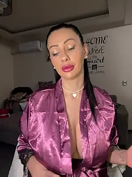 IRISWHITE17 online show from February 10, 5:33 am