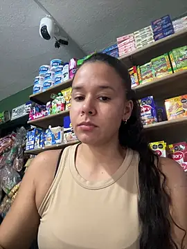 lannabellx online show from March 18, 10:02 pm