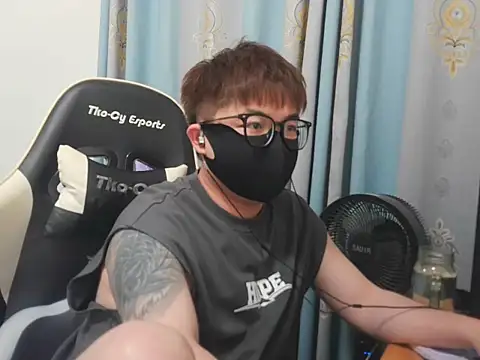 GaryWong02 online show from February 6, 1:47 pm