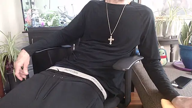 EspanolVato online show from April 8, 9:15 pm