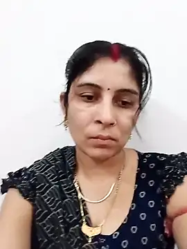Snapshot of Hot_ree85 chatting on April 23, 12:29 pm Hot ree85 online show from April 23, 12:29 pm
