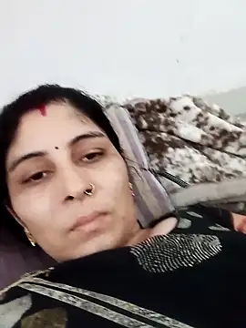 Snapshot of Hot_ree85 chatting on April 28, 10:20 am Hot ree85 online show from April 28, 10:20 am