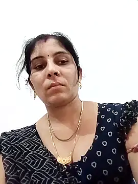 Snapshot of Hot_ree85 chatting on April 29, 6:14 pm Hot ree85 online show from April 29, 6:14 pm