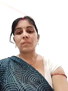 Snapshot of Hot_ree85 chatting on May 1, 9:58 am Hot ree85 online show from May 1, 9:58 am