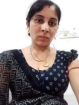 Snapshot of Hot_ree85 chatting on May 3, 12:00 pm Hot ree85 online show from May 3, 12:00 pm