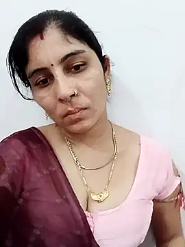 Snapshot of Hot_ree85 chatting on May 5, 10:34 am Hot ree85 online show from May 5, 10:34 am