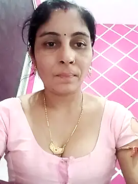 Snapshot of Hot_ree85 chatting on May 9, 4:50 am Hot ree85 online show from May 9, 4:50 am
