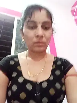 Snapshot of Hot_ree85 chatting on May 10, 8:41 am Hot ree85 online show from May 10, 8:41 am