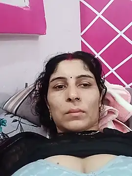 Snapshot of Hot_ree85 chatting on May 28, 4:32 am Hot ree85 online show from May 28, 4:32 am