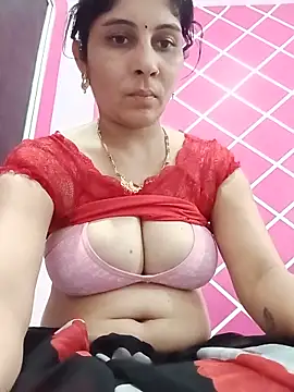 Snapshot of Hot_ree85 chatting on June 9, 2:50 pm Hot ree85 online show from June 9, 2:50 pm