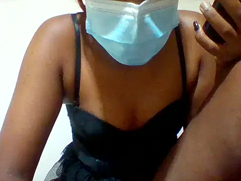 Snapshot of lebogangkat chatting on January 7, 8:22 pm lebogangkat online show from January 7, 8:22 pm