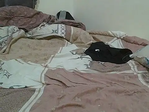 Snapshot of lebogangkat chatting on January 13, 9:47 am lebogangkat online show from January 13, 9:47 am