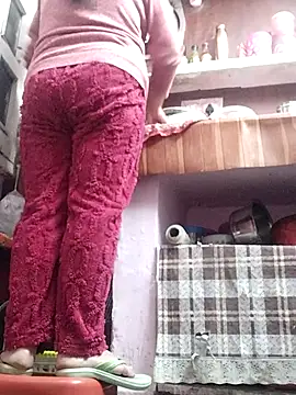 Snapshot of Lustyangel143 chatting on January 6, 1:53 am Lustyangel143 online show from January 6, 1:53 am