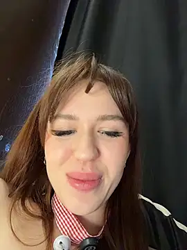 Snapshot of Vse_crazy chatting on February 24, 8:01 am Vse crazy online show from February 24, 8:01 am