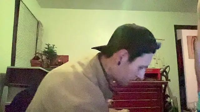 Snapshot of FADEDSADBOY chatting on January 14, 8:31 am FADEDSADBOY online show from January 14, 8:31 am