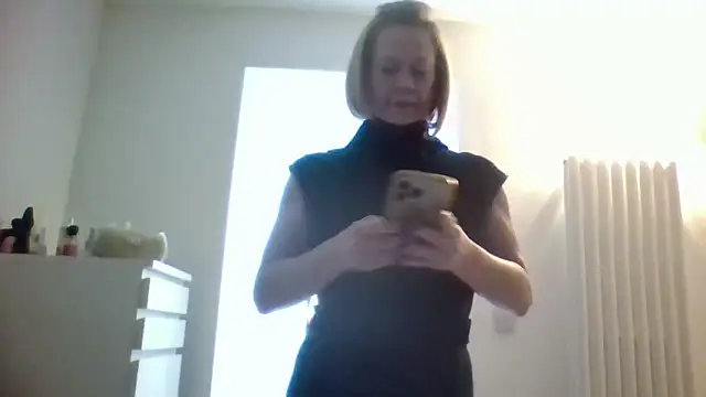 Milfshake227 online show from March 6, 10:39 pm